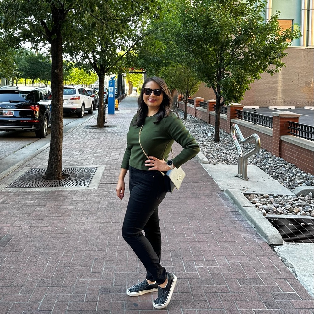 Meet your Posher, Kewy